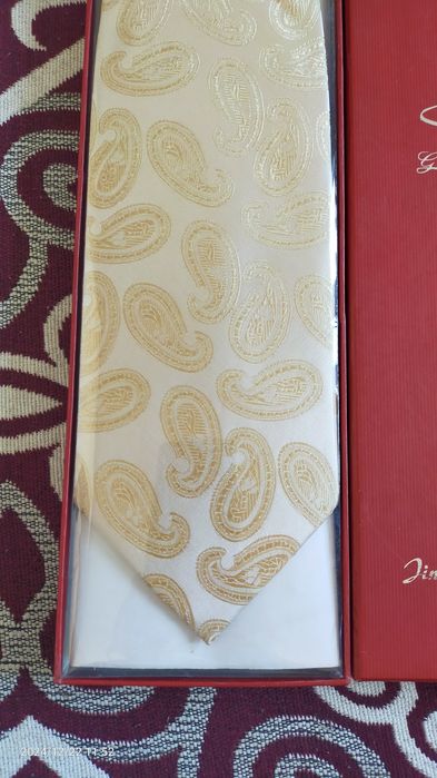 Мужской галстук.