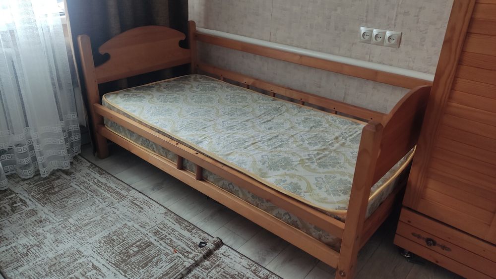 Деревянная детская кровать 170*80 с матрасом