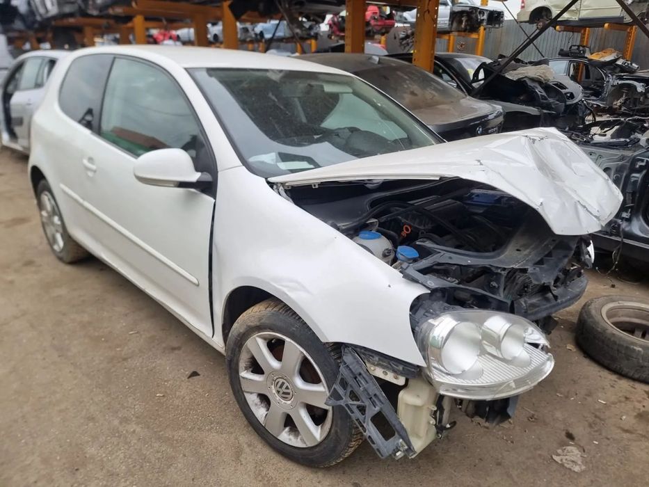 bara armatura spate haion portbagaj  stop tripla oglinda usa portiera  broasca macara motoras geam stanga dreapta ansamblu stergatoare vas expansiune lichid parbriz ceasuri bord panou clima spira volan   VW Passat B7 motor 2.0tdi CFFB dezmembrez piese