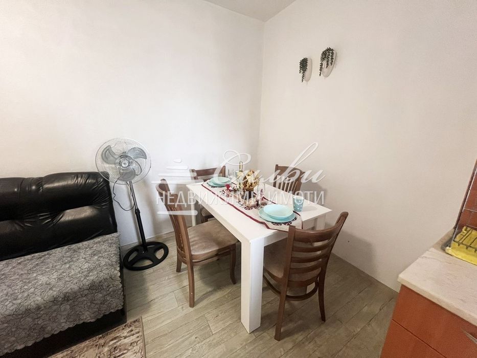 Дава се под наем Едностаен апартамент в Шумен, Херсон - 46 кв.м за 255 € - Снимка #2