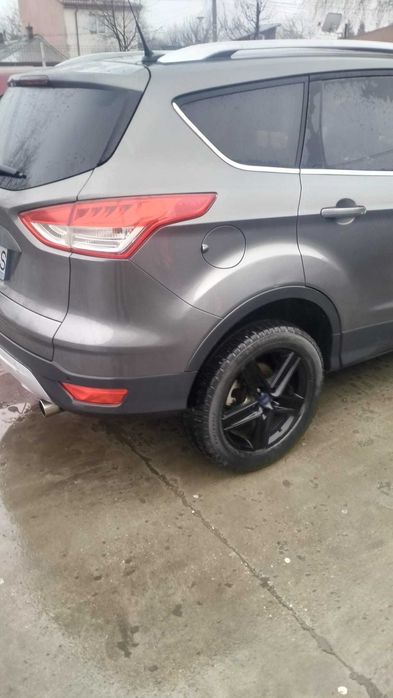 Vând Ford Kuga Poweshift Titanium automată