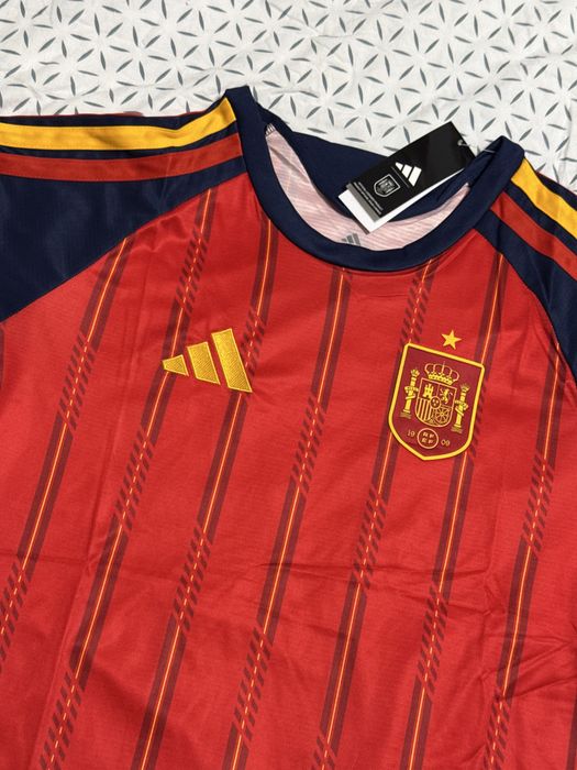 Tricou Spania Cupa mondiala 2026 (simplu 125) ( cu jucator Yamal 10 sau Pedri 20 la 150)