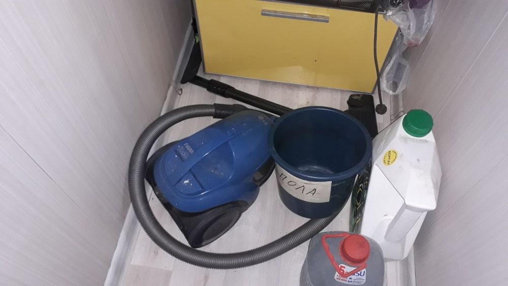 Палесос рабочий но шумный