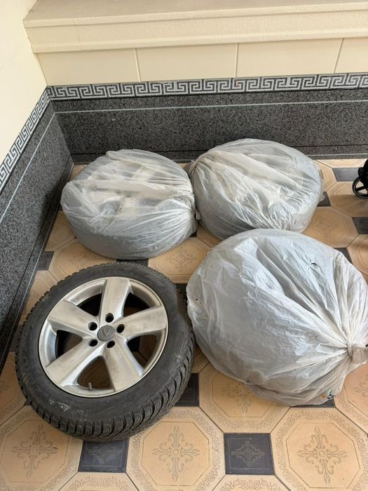 Диски Lexus с зимней резиной Pirelli 215/55/17