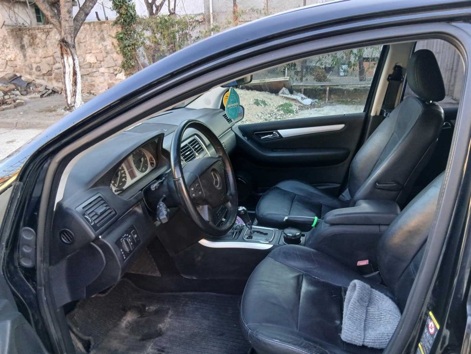 Продавам мерцедес В 200