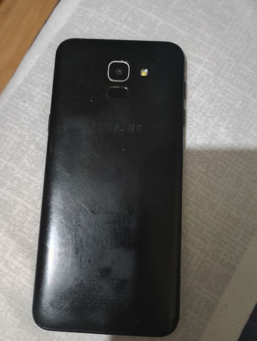 Vând telefon Samsung j6+
