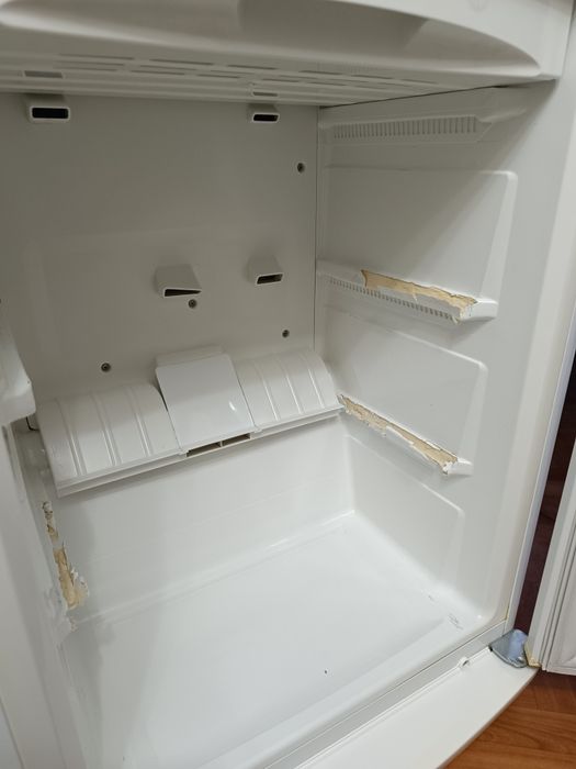 Холодильник LG рабочий