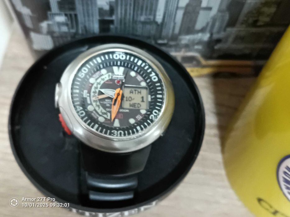 Citizen diver...