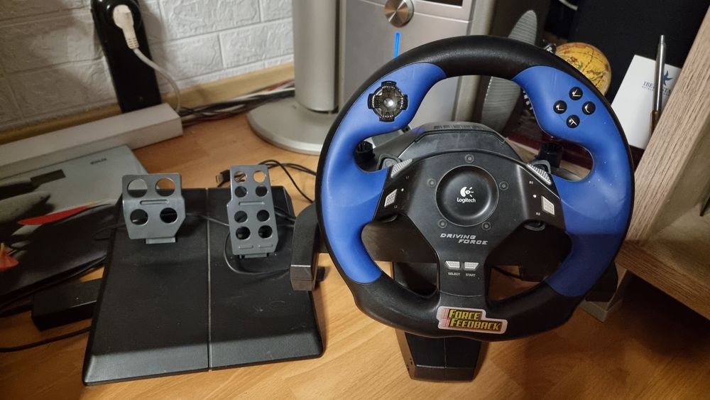 Тв.-Самсунг  85" Цена  700 Евро.