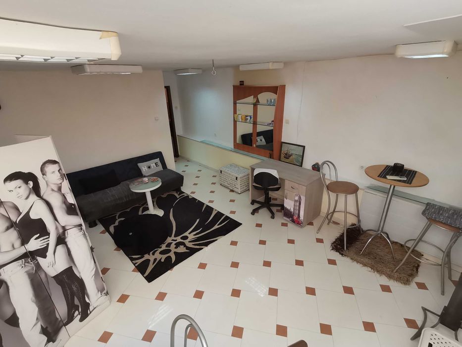 Дава се под наем Тристаен апартамент в Бургас, Център - 104 кв.м за 408 € - Снимка #3