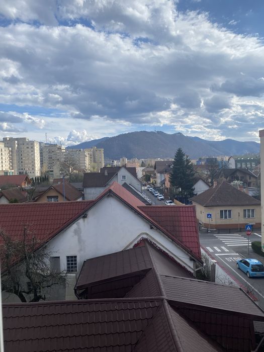 Vand apartament 2 camere decomandate, vedere superba spre Tampa