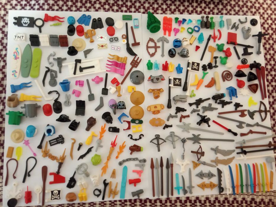 Lego - Accesorii pentru minifigurine, din toate timpurile si temele