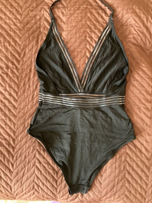 Атрактивен цял бански + подарък