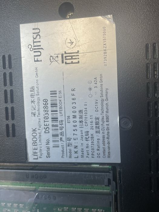 Laptop Fujitsu Siemens E756
