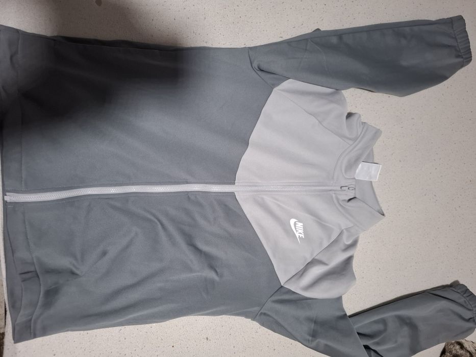 bluza  nike  noua
