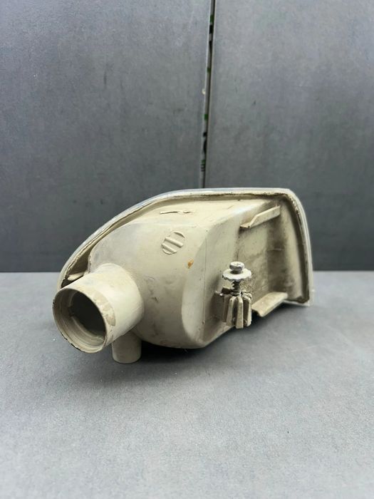 Lampa semnalizare fata stanga 084421511L Opel Astra 1997