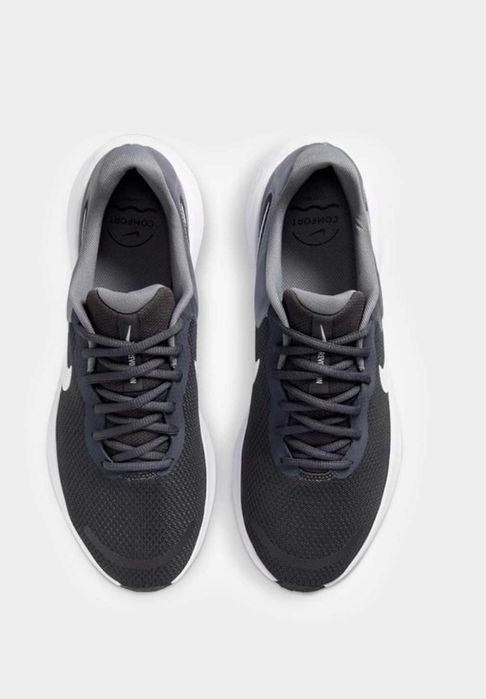 новые кроссовки Nike Revolution