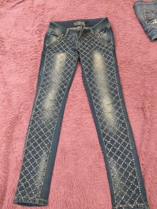 джинсы в стразах