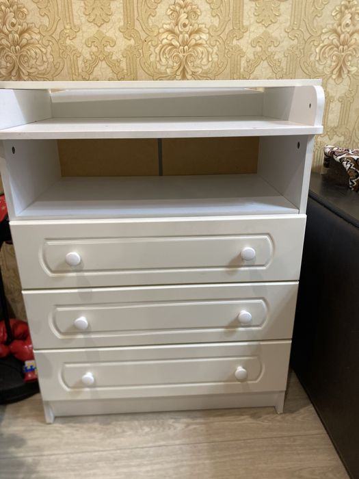 Продам пеленальный столик-комод
