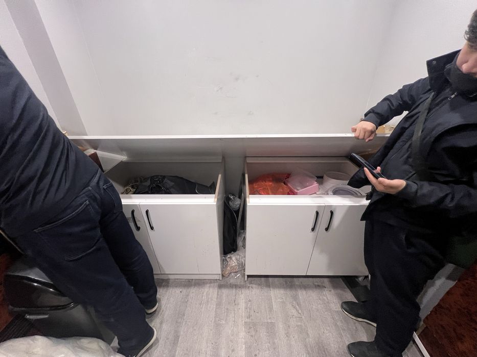 продается : Шкаф, Холодильник, диван