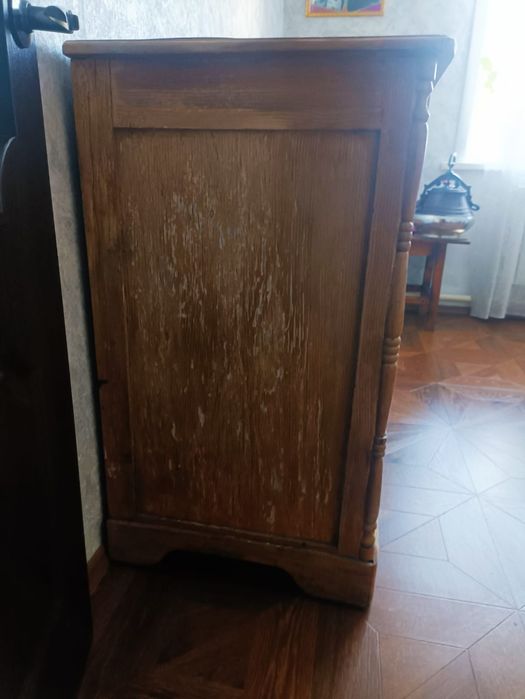 Продам старинный комод