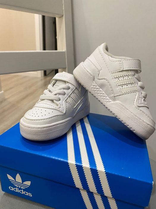 Продам детскую обувь