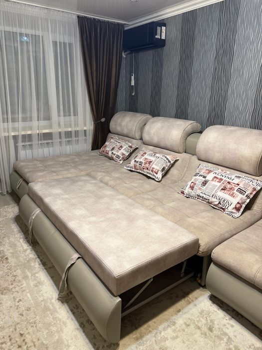 Диван угловой  с подушками б/у