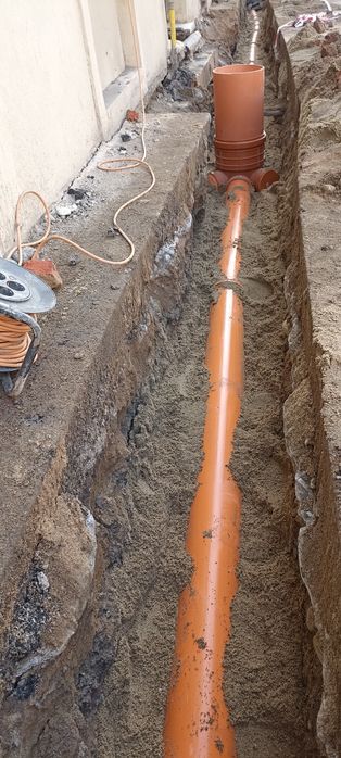 Execut branșament apa si canalizare,montaj fosa septica si drenaj