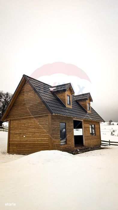 Tiny House-uri in Maguri Racatau. Teren de vânzare cu proiect în curs