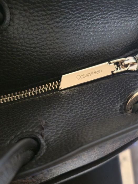 Calvin Klein оригинална дамска чанта