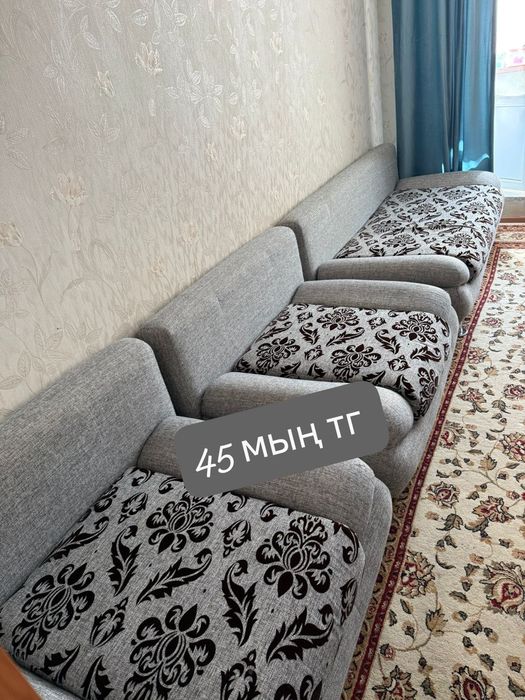 Диван и кресло стол палас