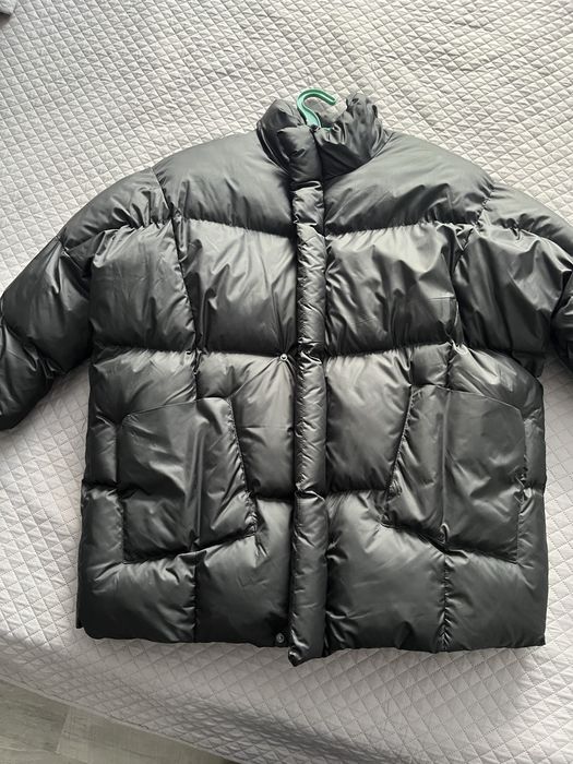 Продам куртку новую