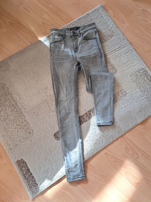 Дамски дънки Stradivarius, Bershka