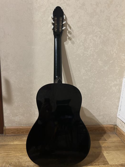 Гитара аккустическая