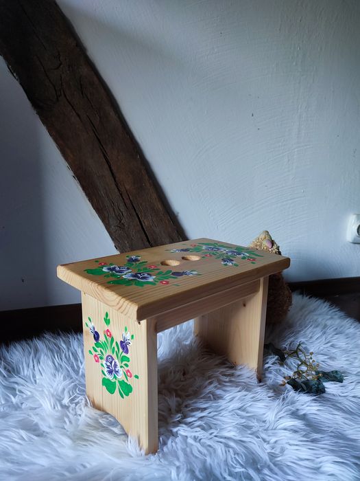 Scaunel pictat tradițional