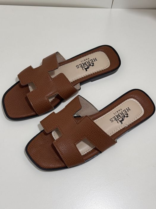 Нови чехли hermes