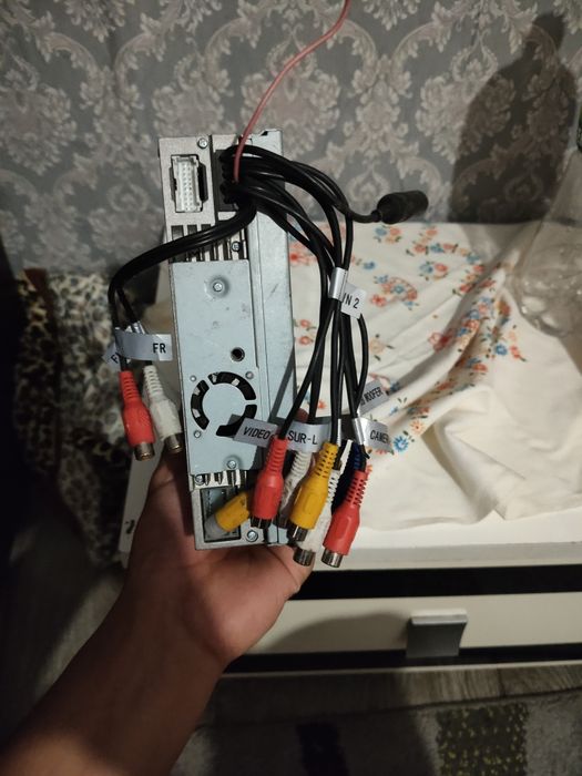 Dvd player auto  audiovox