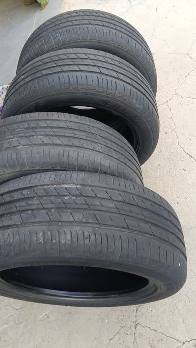 Продам шины 215 55 R17