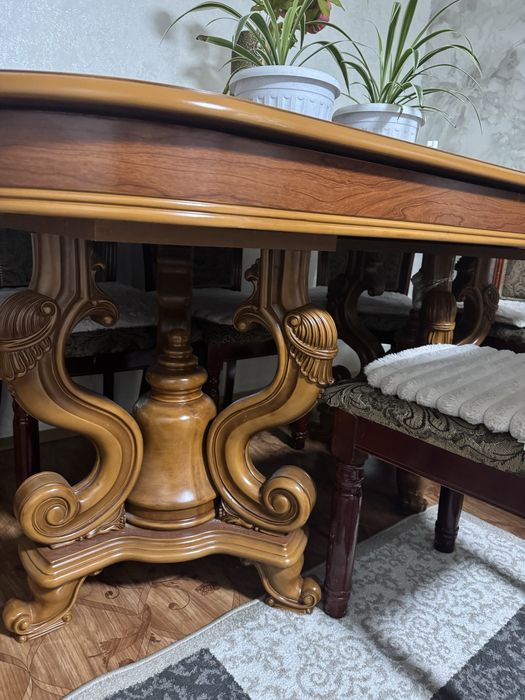 Продам итальянкий стол