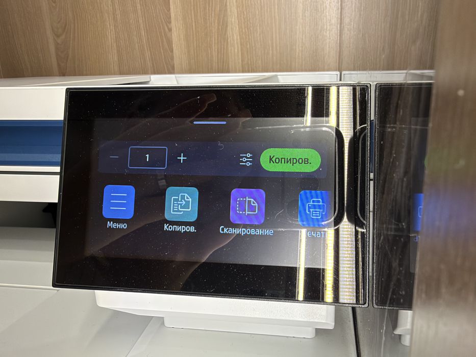 Продам принтер HP Color LaserJet Pro MFP 4303fdw