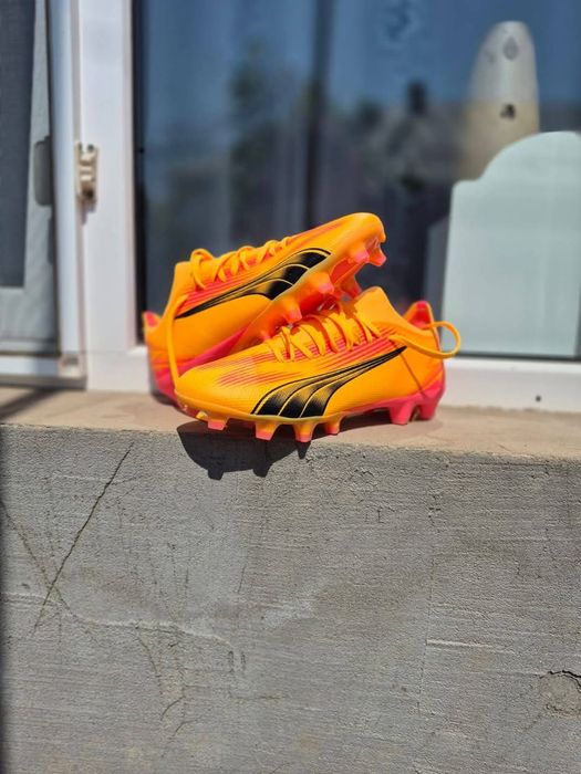 Adidași de iarba impecabili ne purtați. Sunt noi