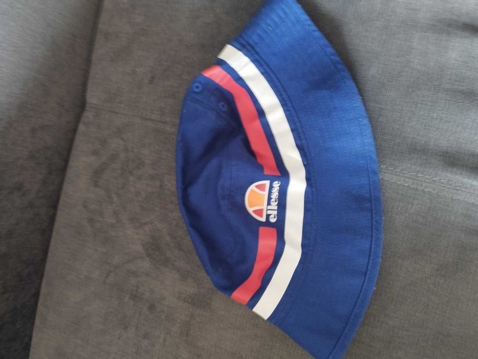 Продавам Ellesse Шапка
