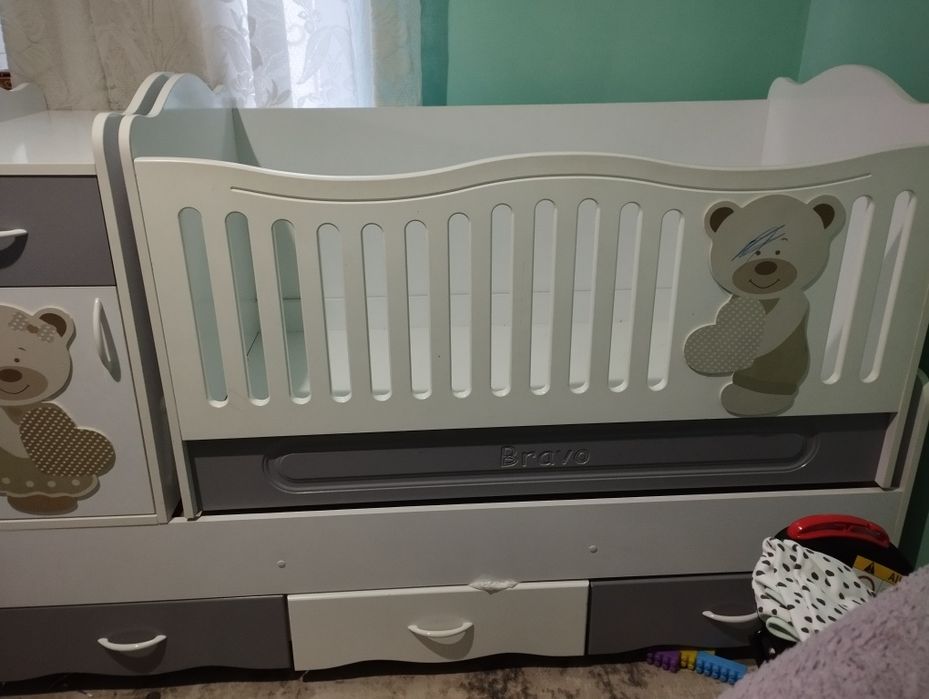 Детская кроватка
