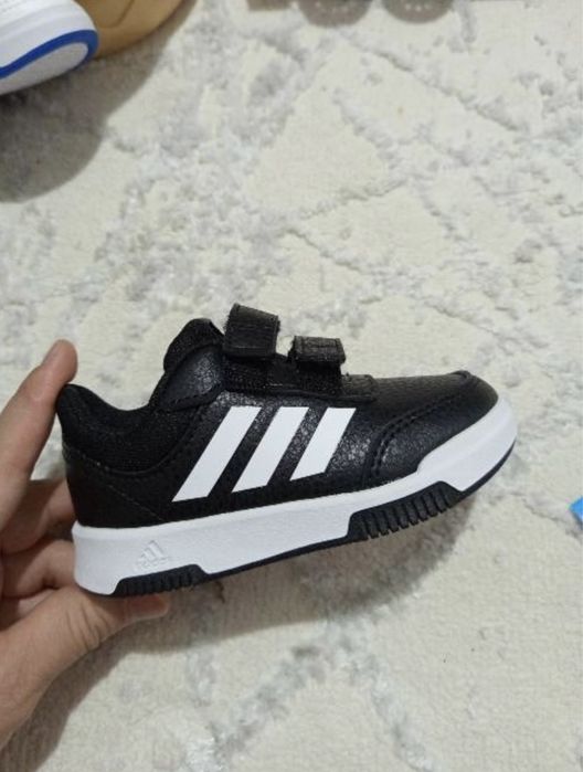 Кроссовки детские