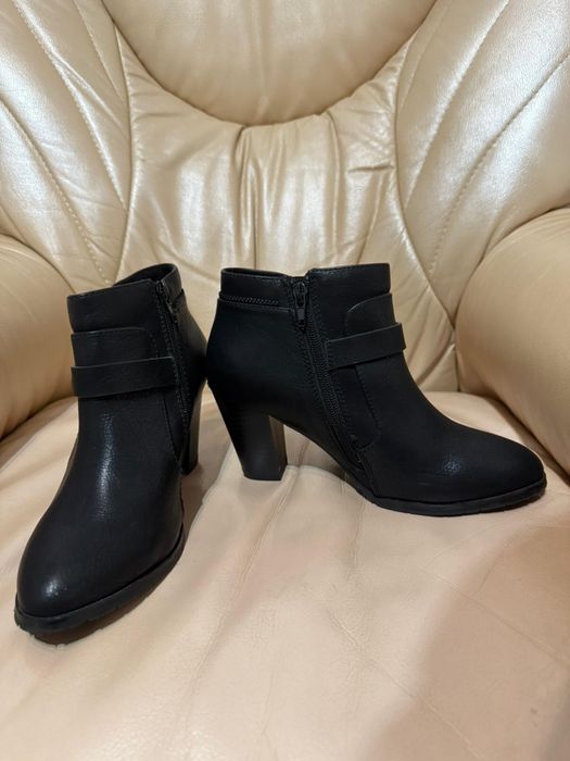 Botine elegante din piele ecologică