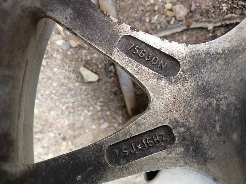 Продам оригинальные легкосплавные диски на BMW 5 E39.