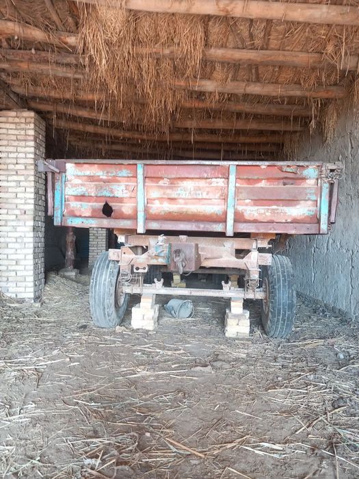 Мтз 80 трактори сотилади зудлик билан сотилади