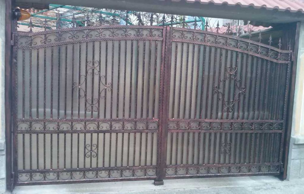 Garduri porti balustrade teava rotunda patrata fier forjat