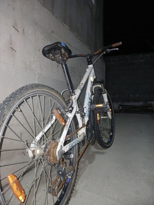 Бу велосипед. Есть минусы.