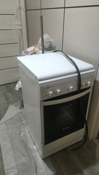 Продам газовую плиту GEFEST